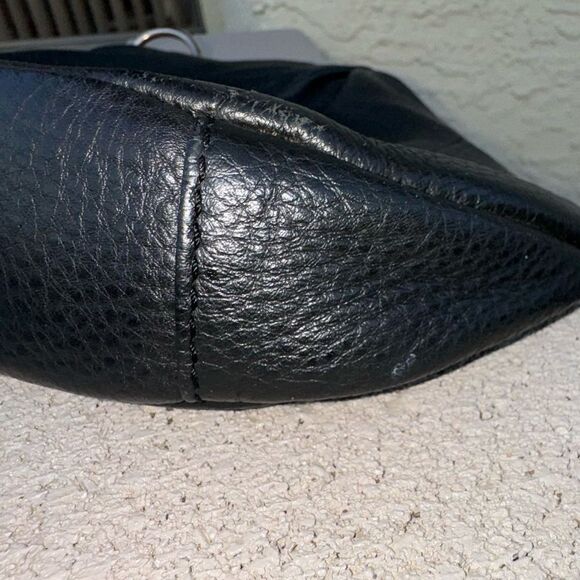 VINCE CAMUTO Black Soft Pebble Leather Crossbody Bag EUC - Picture 13 of 14